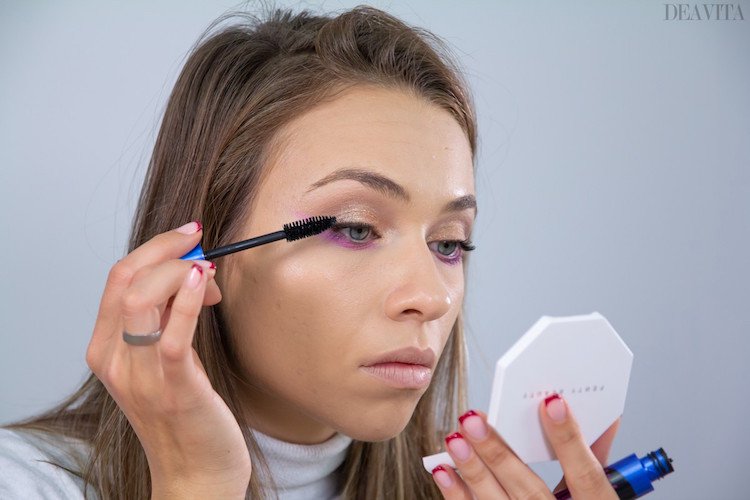 Party makeup idéer för blå ögonögonskugga i guld och lila