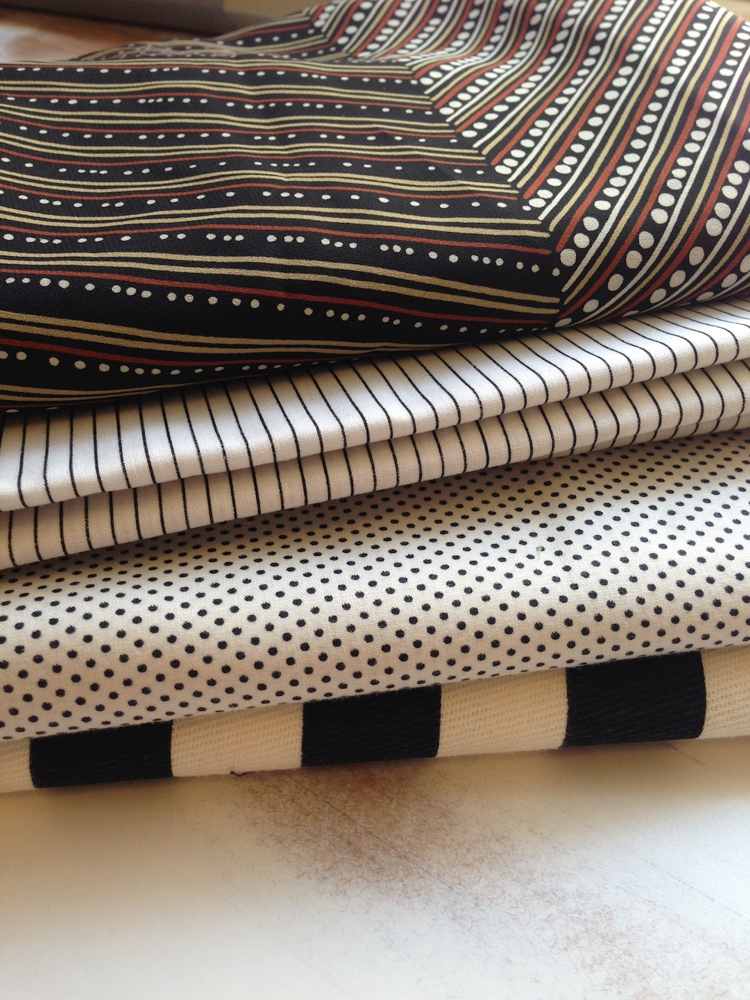 upcycling-idéer-kläder-sy-instruktioner-assende-tyger-välja-prover