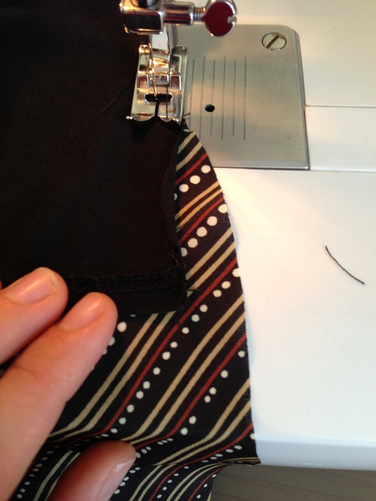 upcycling-idéer-kläder-sy-instruktioner-t-shirt-tyg-sömnad