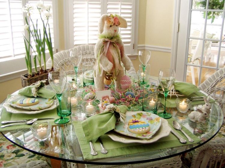DIY-idéer-påsk-kanin-dekoration-hus-trädgård-bord-dekoration-grönt-tyg-servett-glas