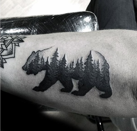 Karhun eläinten tatuointi