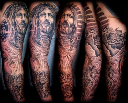 Jeesus täyshihainen tatuointi
