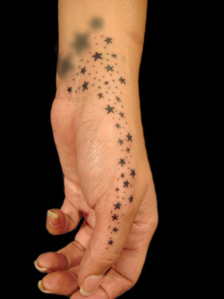 Τατουάζ αστεριών για το χέρι
