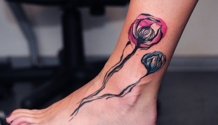 Blomma tatuering designer akvareller på benen