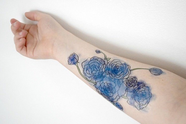 Blomma-tatuering-mönster-kvinnor-underarm-akvareller