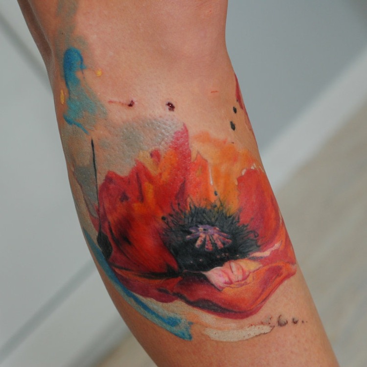 Blommor-tatuering-mönster-akvarell-kvinnor-underben
