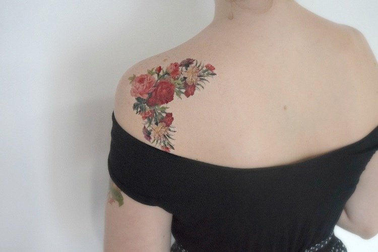 Blomma tatuering designer axel idéer kvinna