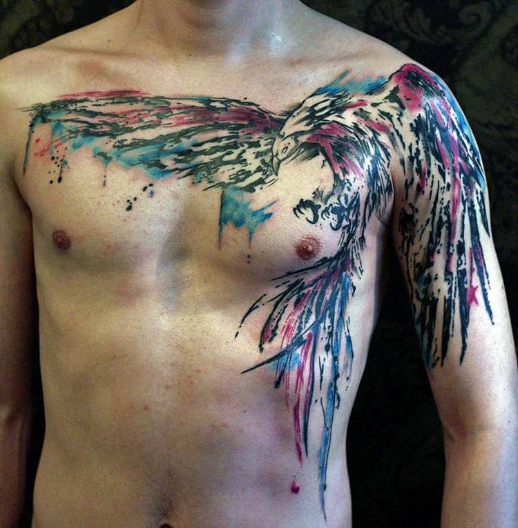 bröst-tatuering-motiv-tatuering-abstrakt-färg-fenix