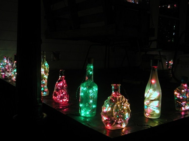 återvinning idéer flaskor belysning fairy lampor färgglada utomhus