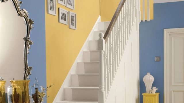 Väggfärg trappor hus entré idéer moderna