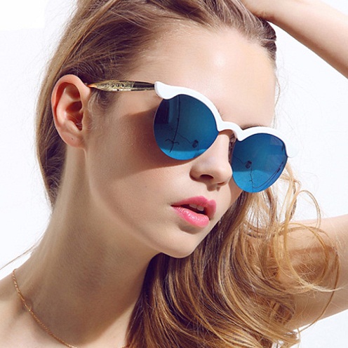 Τα μοντέρνα ρετρό γυναικεία γυαλιά ηλίου