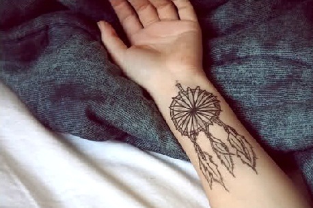 λουλούδι dreamcatcher τατουάζ