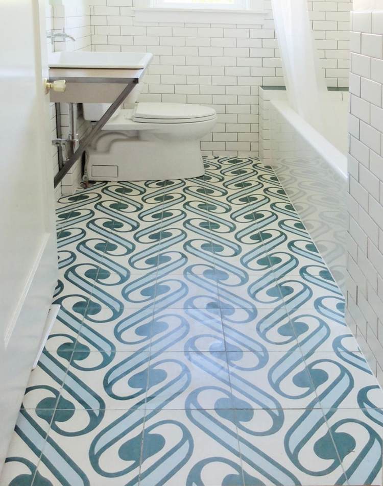 kakel-badrum-medelhavs-blå-vit-grön-toalett-badkar-moduler-motiv-lekfull