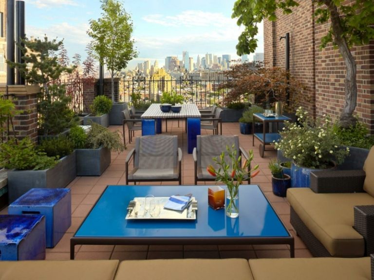 lounge sittgrupp beige takterrass blå högblank soffbord