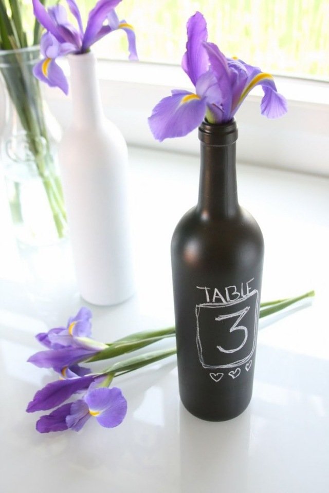 bordsdekoration för bröllop vinflaska-tavla-färg-iris-blomma-vas