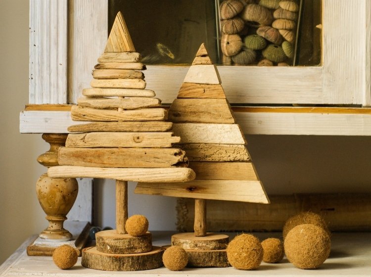jul-dekoration-trä-tinker-träskivor-drivved-gran-jul-träd-boll shabi-chic