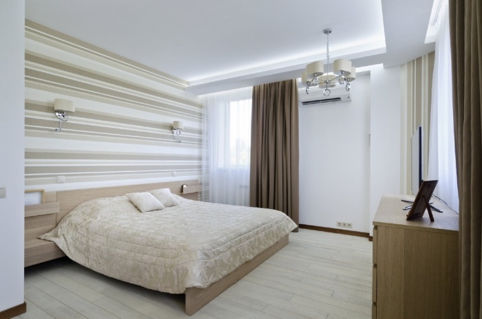 sovrum-exempel neutrala färger-beige-brun-vägg-design-ränder