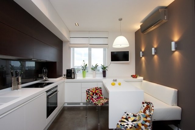 kök vägg design idéer-litet-rum-svart-glas-stänk skydd