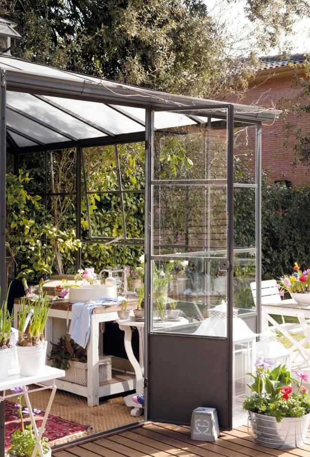 Uterum-trädgård-hus-aluminium-konstruktion-växtbord