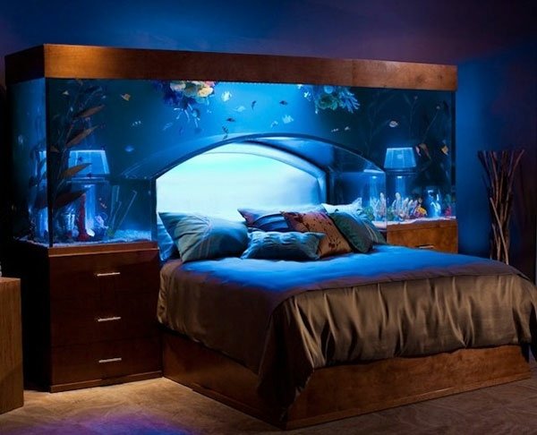 Akvarium-sänggavel-cool-interiör-idé