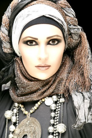 Painettu ja taitettu Hijab