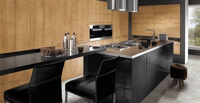 modernt-kök-matsal-bar-knottig-ek-svart-matt-högblank