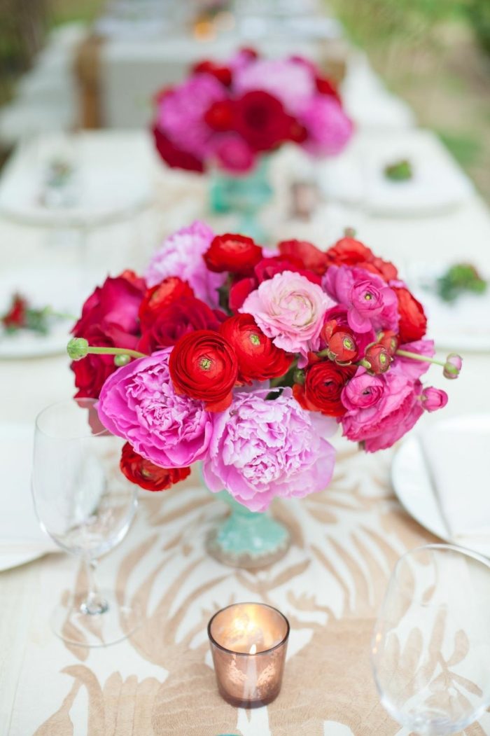 pion-bukett-blommig-dekoration-bröllop-bord-dekoration