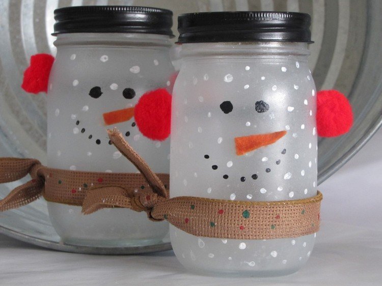 jul-dekoration-idéer-glas-dekoration-barn-snögubbe-ansikte