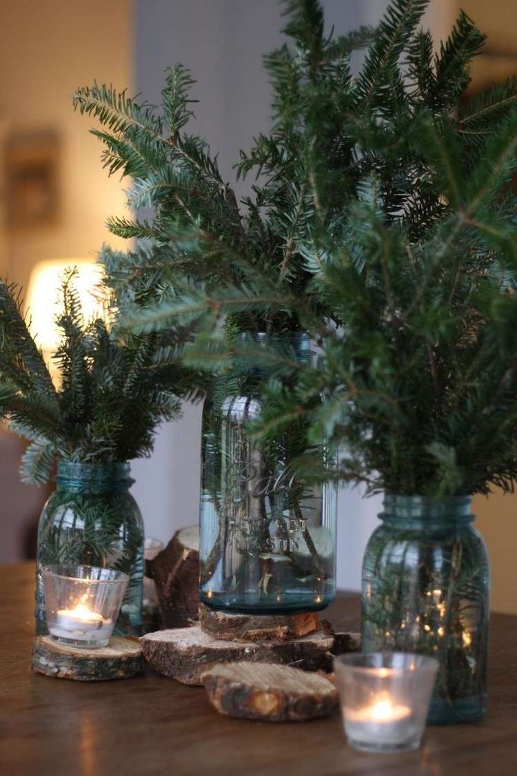 juldekoration-idéer-glas-gran-grenar-vaser-träskivor