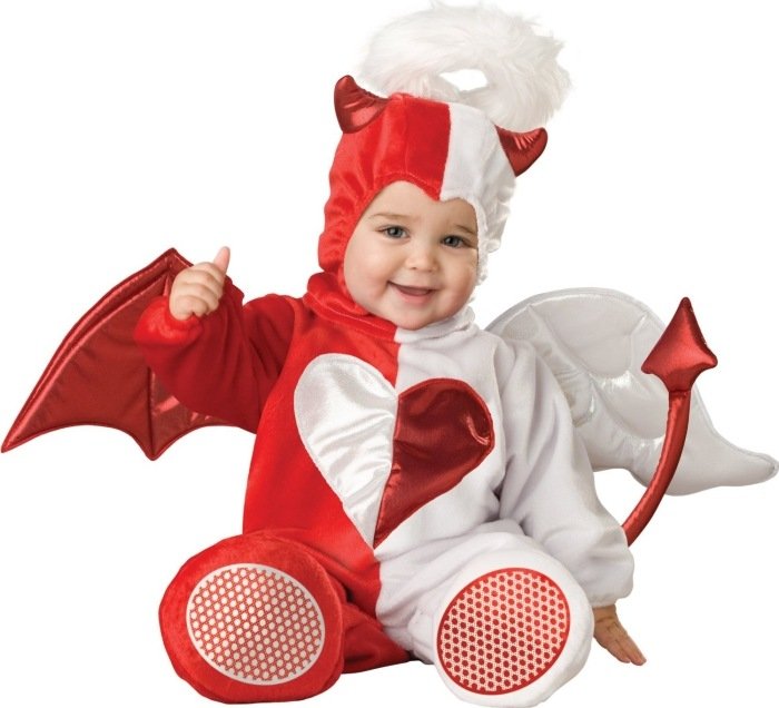 idéer-karneval-kostymer-ängel-och-djävul-i-en-röd-vit