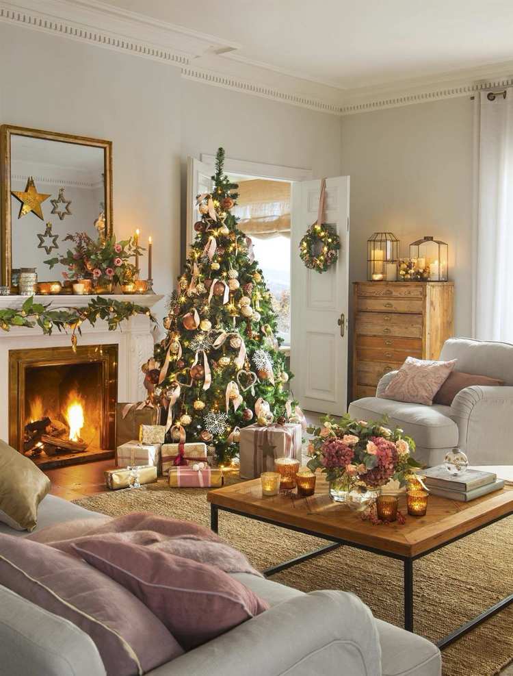 Dekorera ditt vardagsrum till jul i guld och rosa