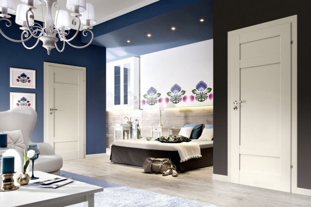 sovrum-dörrar-vit-modern-inredning-blå-väggfärg