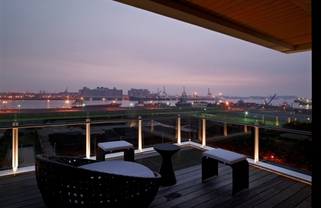 koppla av-möbler-terrass-design-bilder-utsikter-yacht-hamn