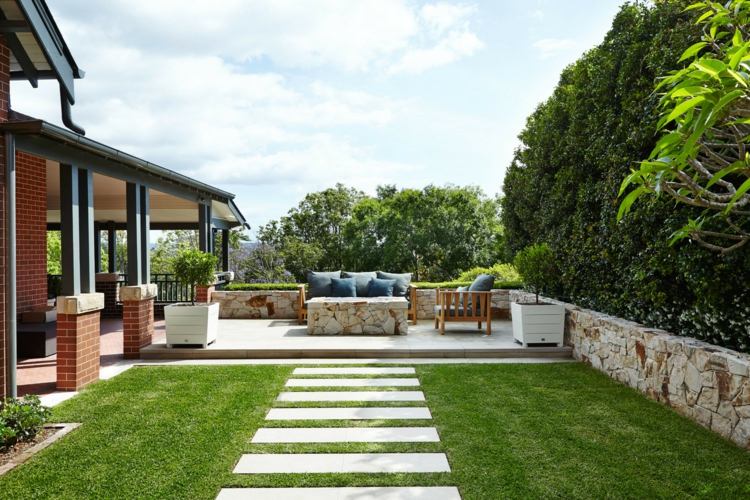 trädgårdsodling och landskapsarkitektur gräsmatta-minimalistisk-trädgårdsväg-flagsten-häck