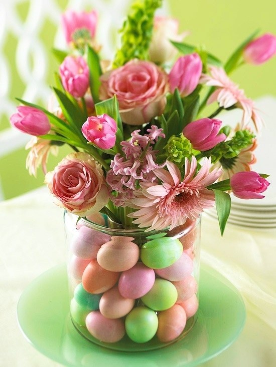 arrangera blommor idéer grön-rosa färgschema-färgning påskägg