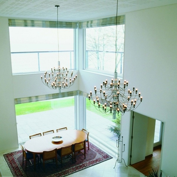 designer ljuskrona stål flos matsal högt i tak