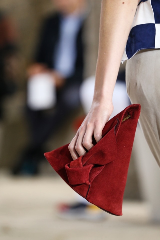 2015-Taschenmode-loewe-clutch-rubin-röd-påse-väska-glänsande-stängning