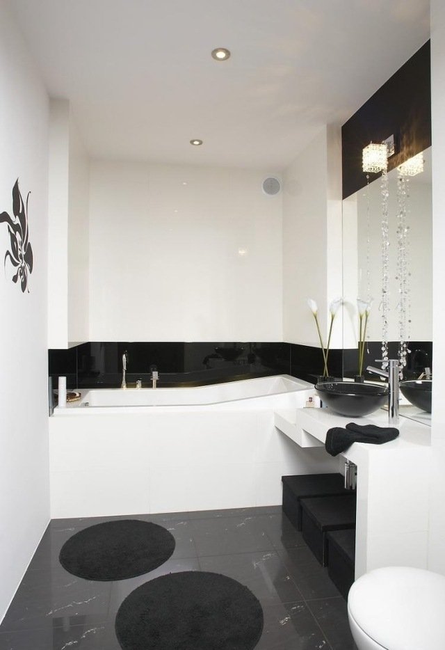 små-badrum-design-färger-idéer-svart-vit-grå-golvplattor