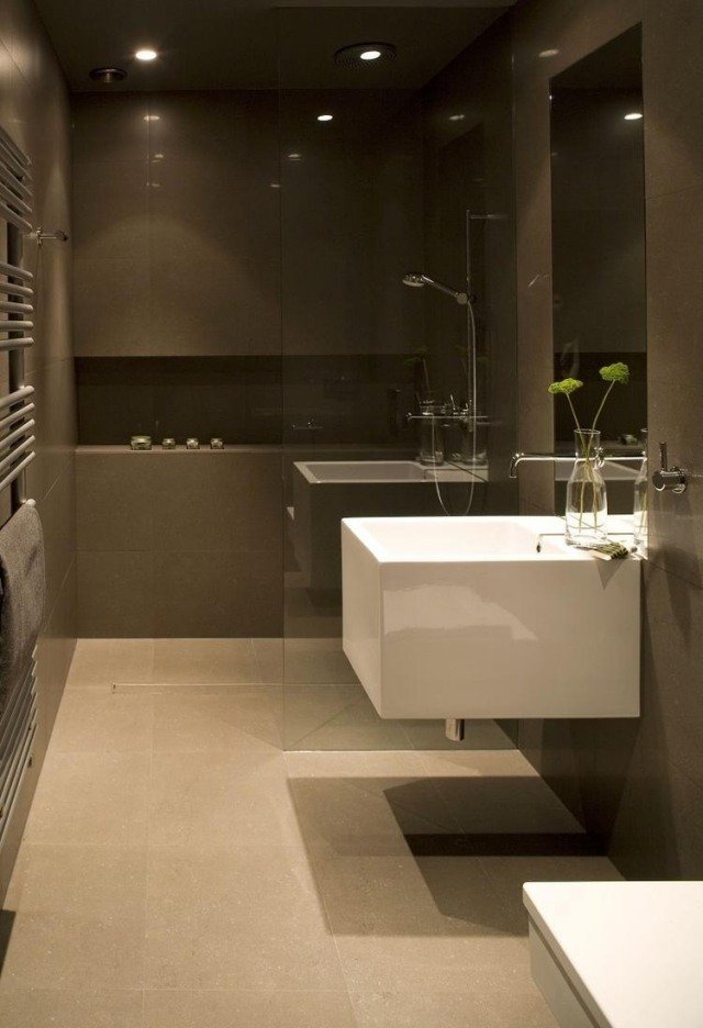 litet-badrum-idéer-dusch-glas-vägg-vägg-nisch-hylla