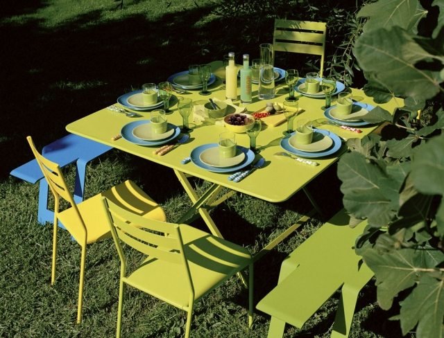 Trädgårdsmöbler gul blå last fällbara bord idéer