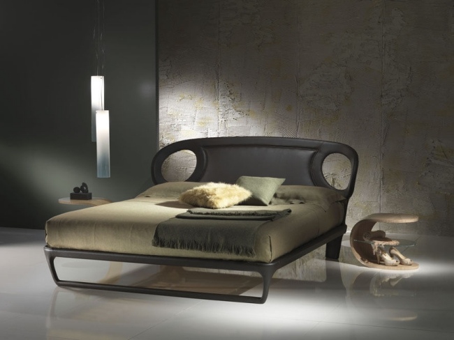 irida modern säng carpanelli modern läderram sänggavel