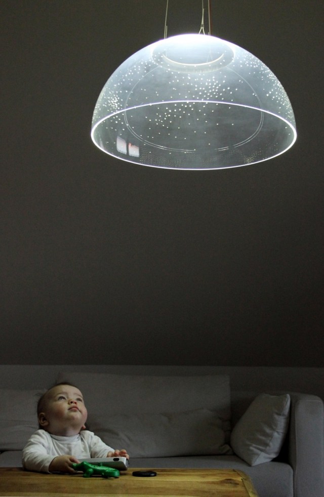 dekorativ-modern-lampa-takfönster-Denise-Hachinger