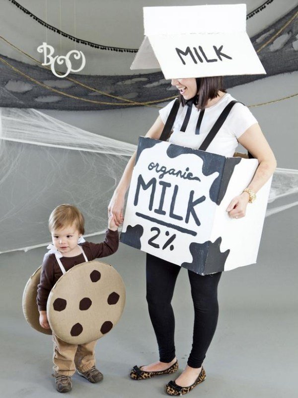 mor barn karneval kostymer mjölk kaka idé