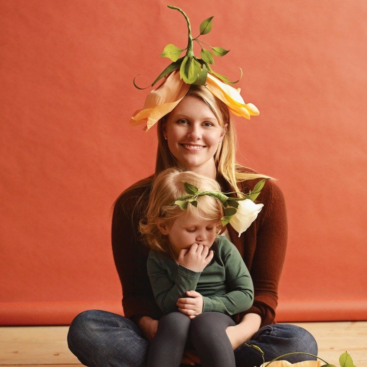 mamma-baby-karneval-kostymer-blomma-flicka-huvudbonad-idé
