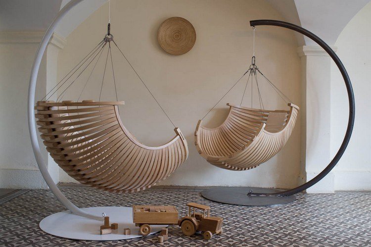 hängande stol-inredning-trä-fåtölj-metall-ram-Concept-Suspendu-William-Lelasseux