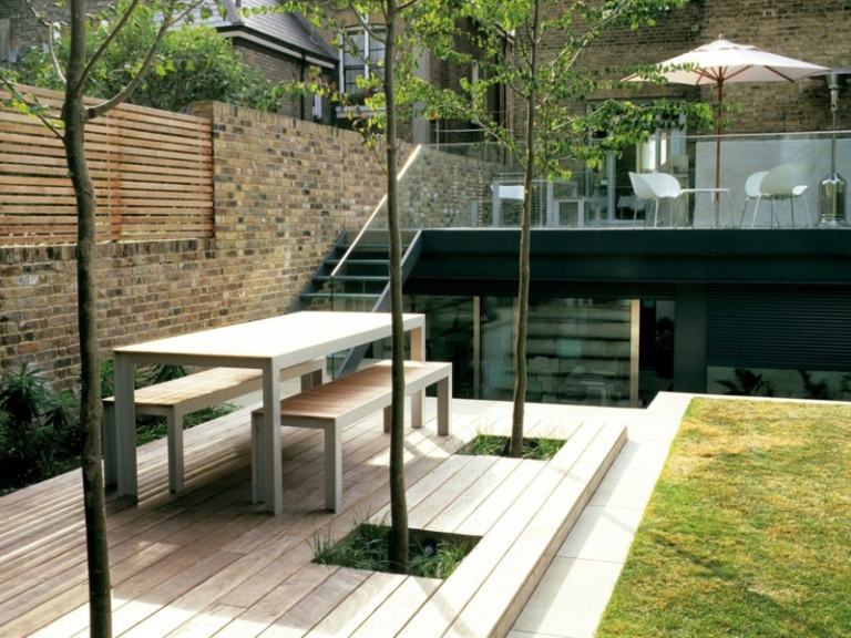 idéer-terrass som planterar modern stil trägolv matbord