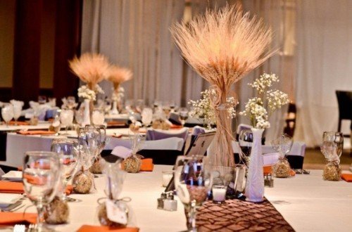 bordsdekoration-bröllop-höst-vete-sugrör-blickfång-orange-servetter