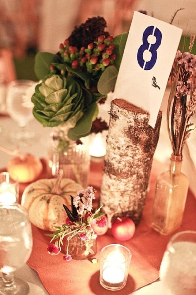 bordsdekoration höstbröllopsidéer-rustika-grenar-blommor