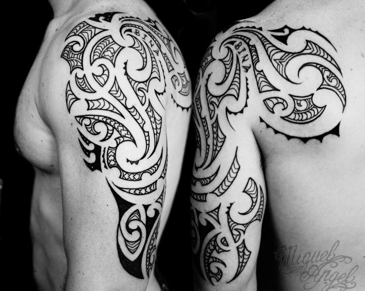 Överarmen tribal tatuering sätt-polynesiska-kulturer-inspirerade
