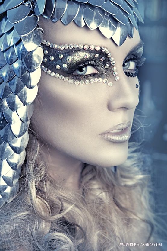 make-up karneval strass idéer sexig kvinna